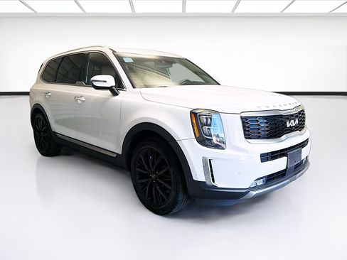 Used 2022 Kia Telluride SX w/ Towing Package FWD image 3