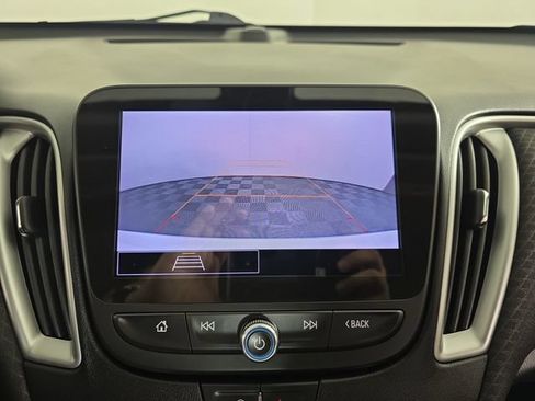 Used 2022 Chevrolet Malibu LT FWD image 18