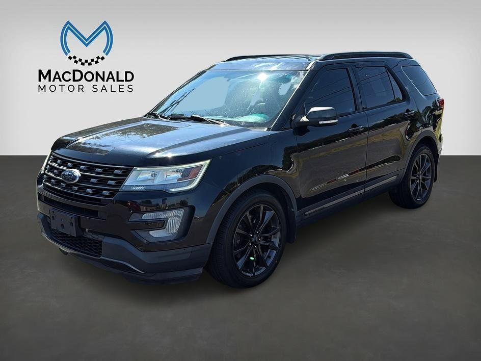 Used 2017 Ford Explorer XLT w/ Equipment Group 202A FWD image 1