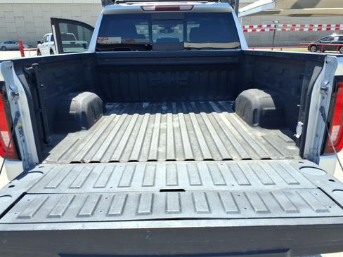 Used 2020 GMC Sierra 1500 SLT RWD image 12
