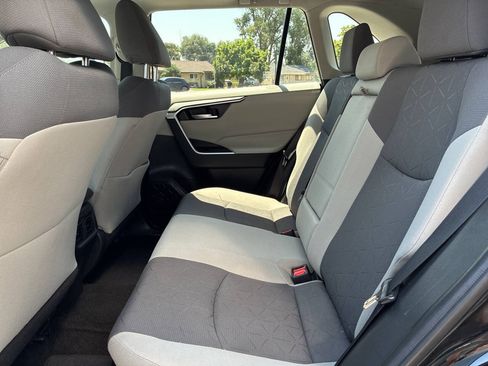 Used 2021 Toyota RAV4 XLE w/ Convenience Package AWD/4WD image 10