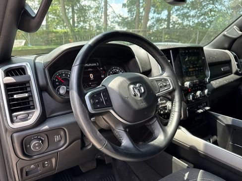 Used 2022 RAM 1500 Big Horn AWD/4WD image 14