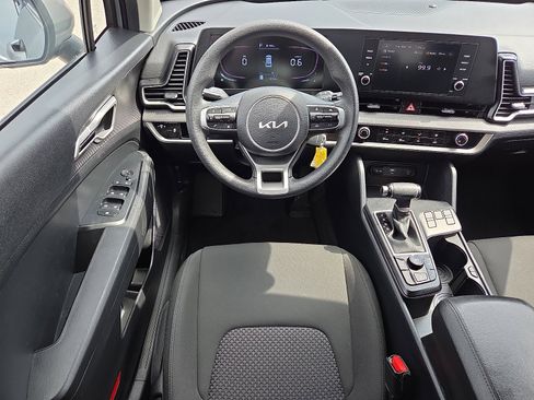 Used 2024 Kia Sportage LX image 11