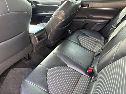 Used 2018 Toyota Camry SE FWD image 16