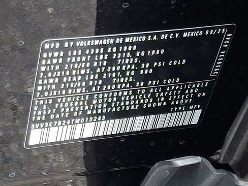 New 2026 Volkswagen Taos SE image 11