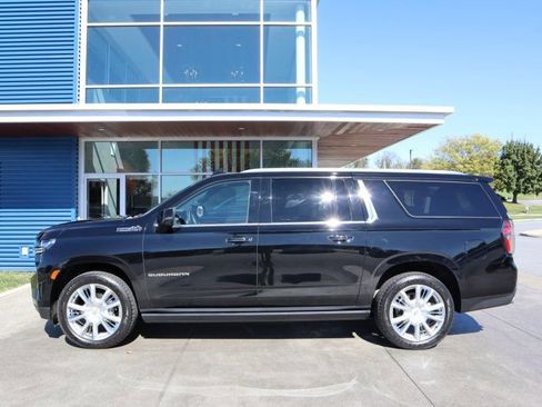 Used 2021 Chevrolet Suburban High Country w/ Premium Package image 6