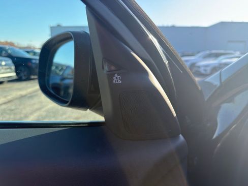 Used 2017 Volvo S60 T5 Inscription image 13