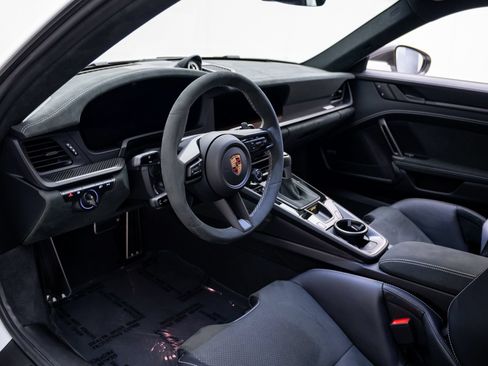 Certified 2026 Porsche 911 GT3 RWD image 4