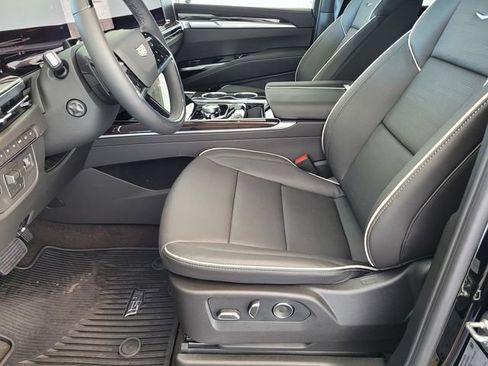New 2026 Cadillac Escalade Luxury w/ Touring Package AWD/4WD image 17