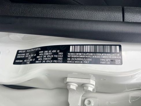 Used 2020 Jeep Renegade Latitude w/ Cold Weather Group image 40