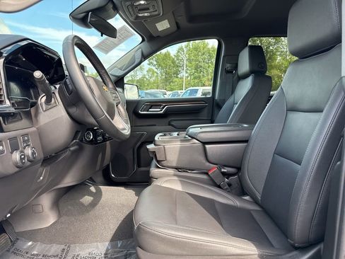 Used 2023 Chevrolet Silverado 1500 LT w/ Leather Package RWD image 9