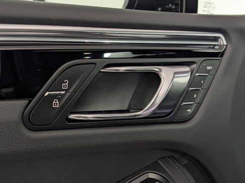 Certified 2025 Porsche Macan image 26