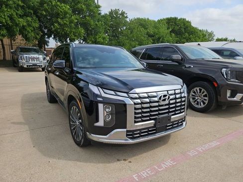 Used 2024 Hyundai Palisade Calligraphy image 3