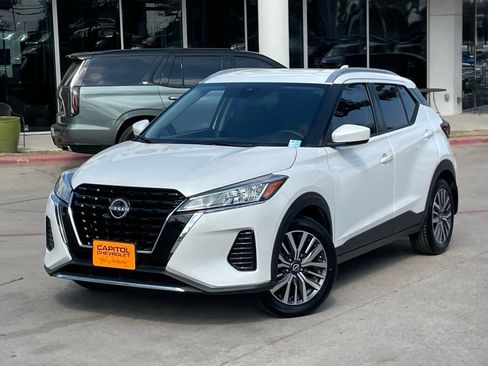 Used 2023 Nissan Kicks SV image 10