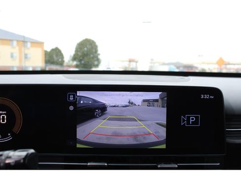 Certified 2025 Hyundai Kona SEL image 30