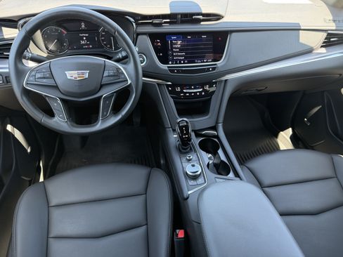 Certified 2023 Cadillac XT5 Luxury w/ LPO, Floor Liner Package AWD/4WD image 13