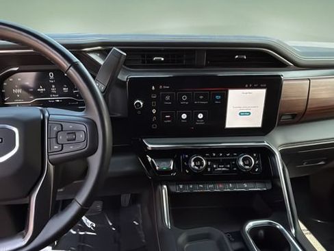 Used 2025 GMC Sierra 2500 Denali Ultimate AWD/4WD image 11