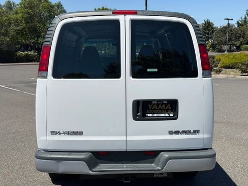 Used 2001 Chevrolet Express 3500 RWD image 9