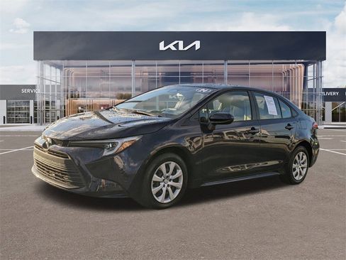 Used 2024 Toyota Corolla LE image 11
