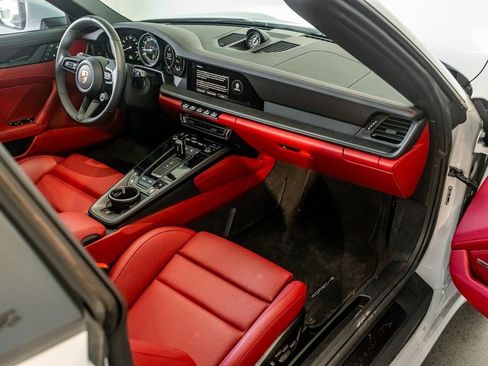 Certified 2024 Porsche 911 Targa 4 GTS image 32