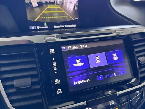 Used 2017 Honda Accord Touring image 29