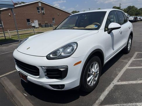 Used 2016 Porsche Cayenne AWD/4WD image 3