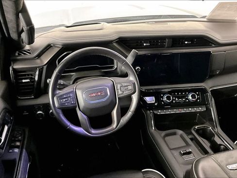 Used 2025 GMC Sierra 2500 AT4X AWD/4WD image 4