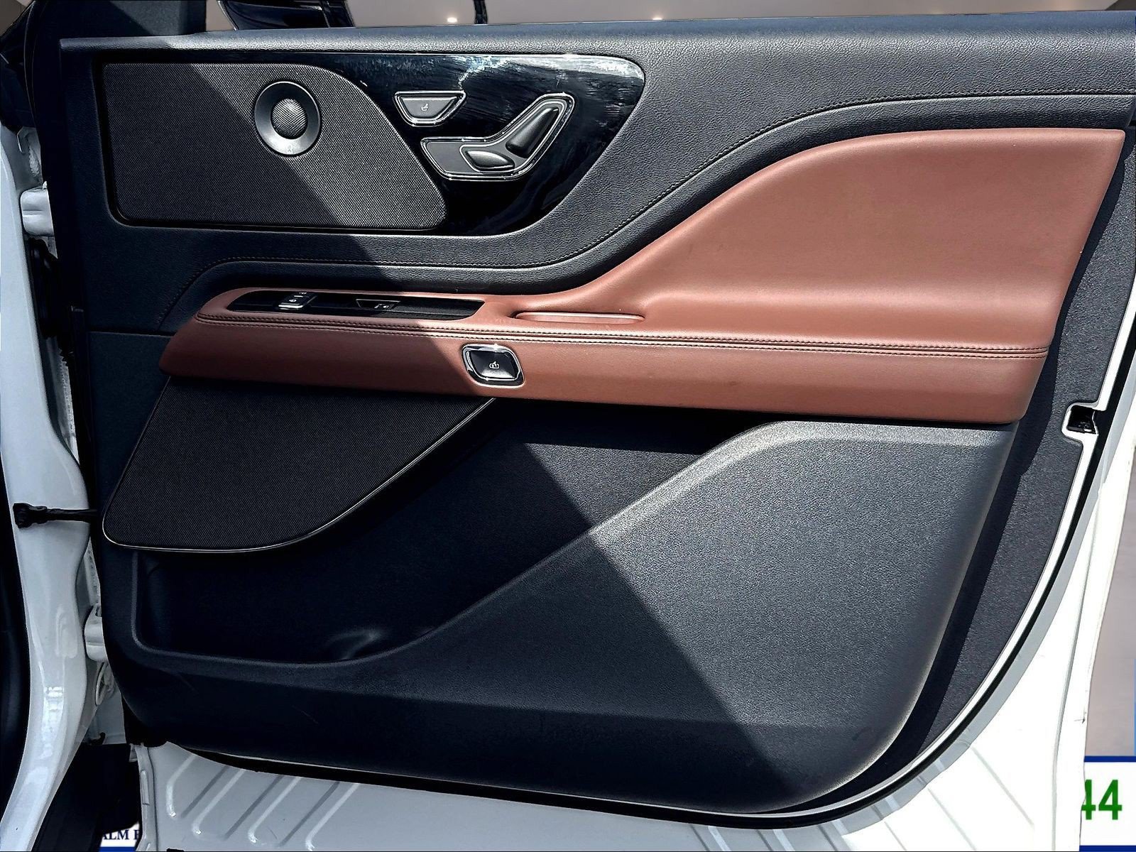 Used 2025 Lincoln Aviator Reserve RWD image 28