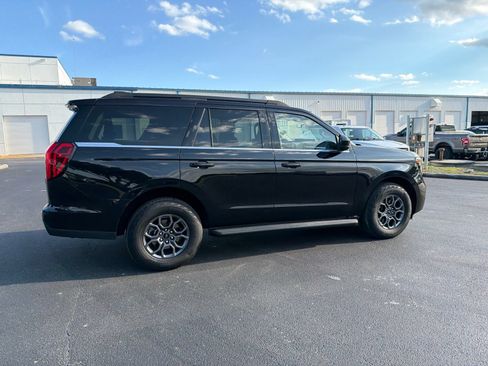 Used 2025 Ford Expedition Active AWD/4WD image 5
