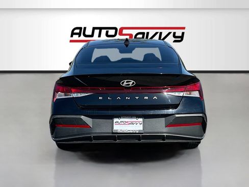 Used 2025 Hyundai Elantra Sport FWD image 6