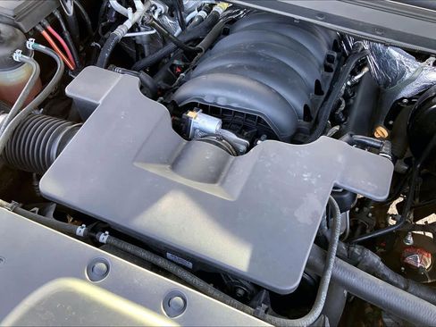 Used 2017 GMC Yukon SLT image 35