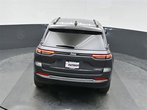 New 2025 Jeep Grand Cherokee Laredo image 32