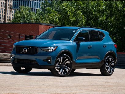 Certified 2023 Volvo XC40 B5 Ultimate w/ Protection Package Premier