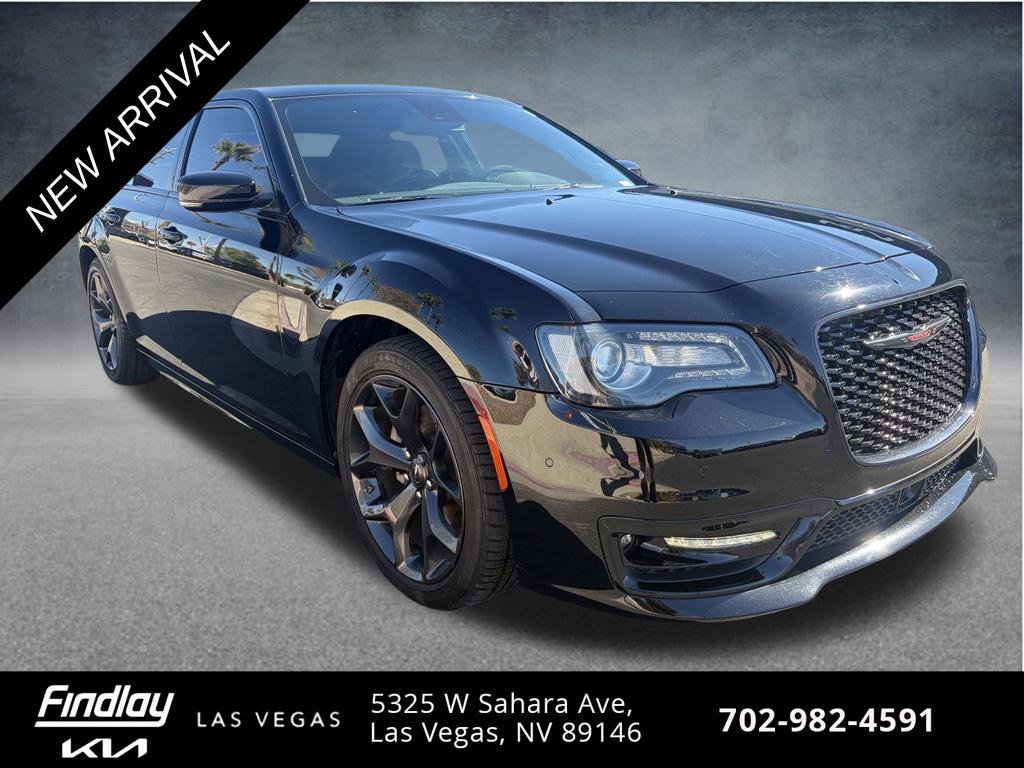 Used 2023 Chrysler 300 S w/ Comfort Group RWD image 3