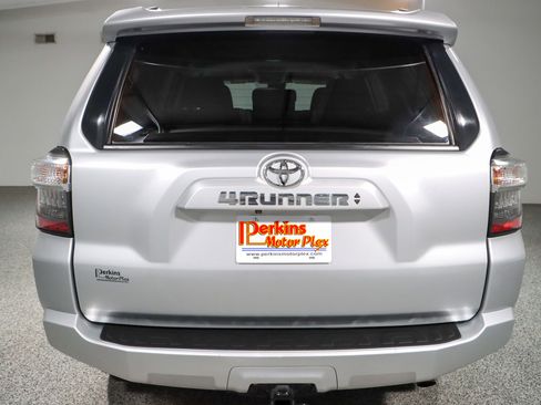 Used 2021 Toyota 4Runner SR5 AWD/4WD image 8
