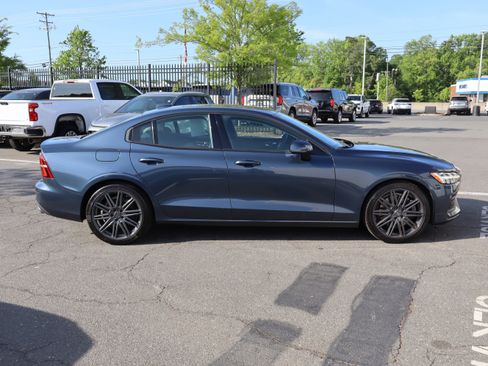 Used 2020 Volvo S60 T6 Momentum image 11