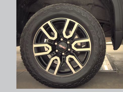 Used 2019 GMC Sierra 1500 AT4 w/ AT4 Preferred Package image 11