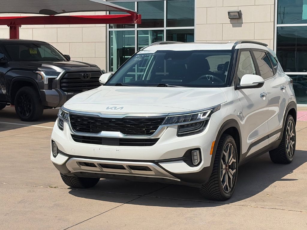 Used 2023 Kia Seltos SX w/ SX Sunroof Package AWD/4WD image 4