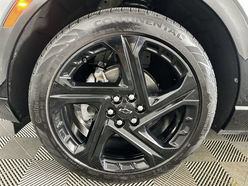 Used 2024 Chevrolet Equinox EV RS FWD image 33