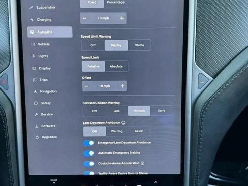 Used 2018 Tesla Model X 75D AWD/4WD image 26