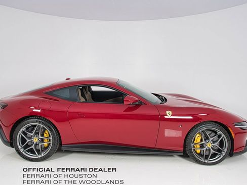 Used 2023 Ferrari Roma image 3