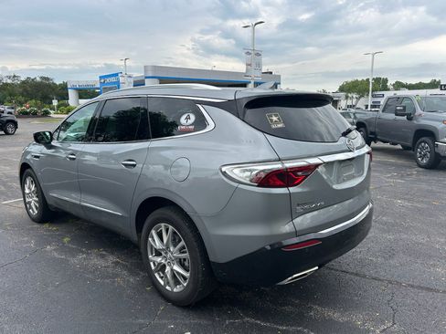 Used 2024 Buick Enclave Premium AWD/4WD image 7