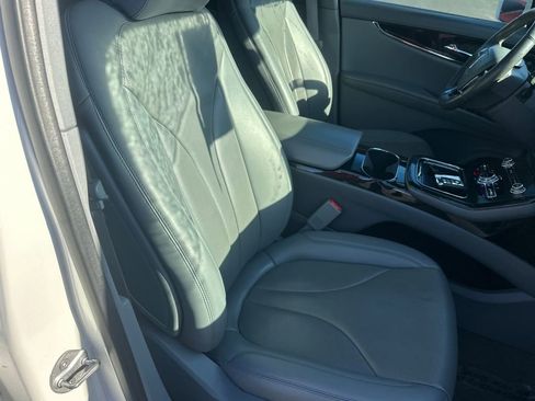 Used 2022 Lincoln Nautilus Reserve w/ Equipment Group 201A image 13