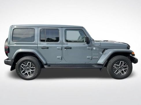 Used 2024 Jeep Wrangler Unlimited Sahara w/ Safety Group AWD/4WD image 13
