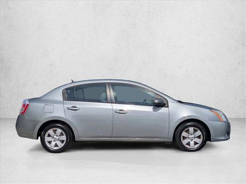 Used 2010 Nissan Sentra 2.0 image 4