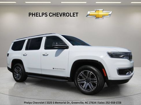 Used 2024 Jeep Wagoneer Series II w/ Flexible Seating Group RWD image 1