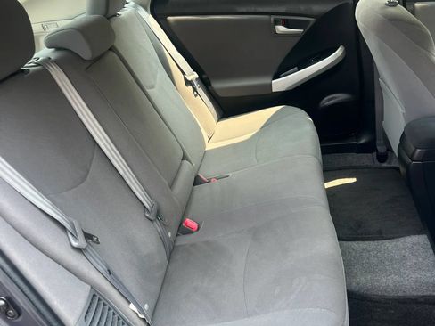 Used 2014 Toyota Prius Two FWD image 17