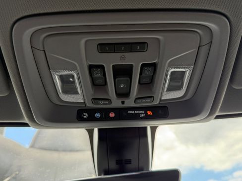 Used 2022 GMC Sierra 2500 Denali w/ Denali Ultimate Package image 34