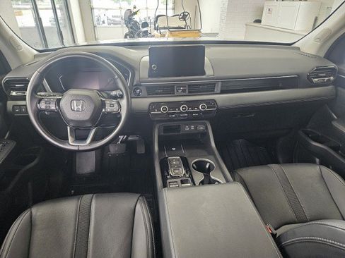 Used 2024 Honda Pilot Touring image 23