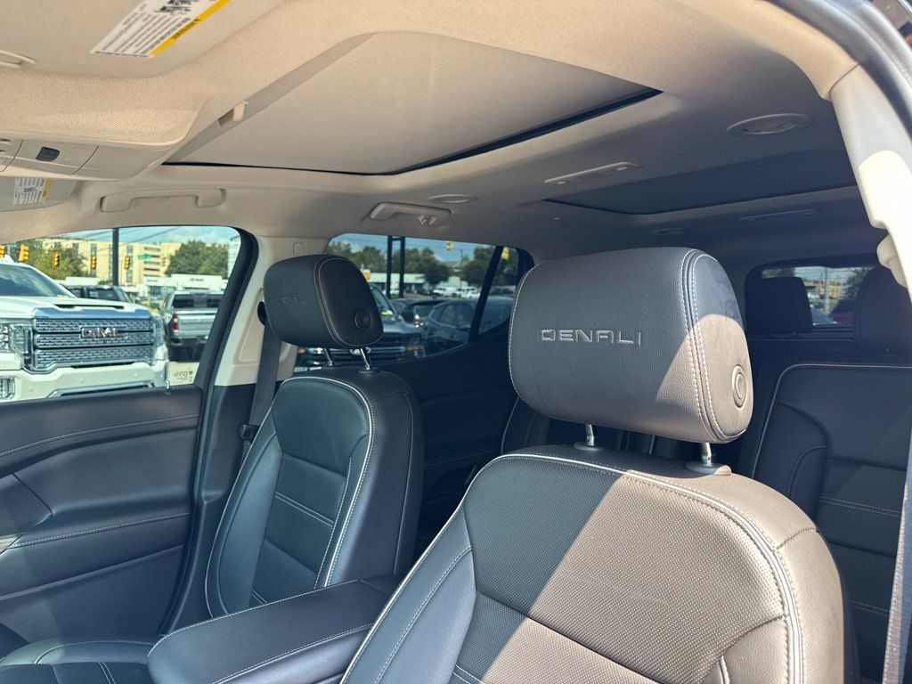 Used 2023 GMC Acadia Denali w/ Black Diamond Edition FWD image 14